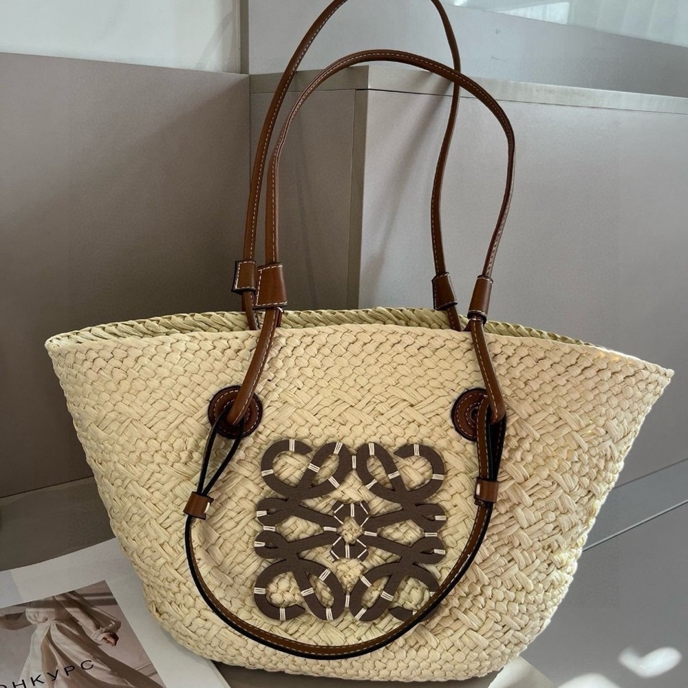 LOEWE 50x25x28cm straw bag